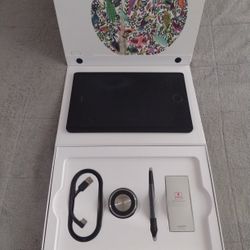 Wacom Intuos Pro 13.3" Creative Pen Tablet