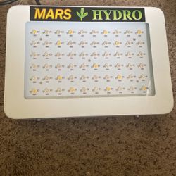 600 Watt Grow Light Mars Hydro
