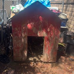 Free Dog House
