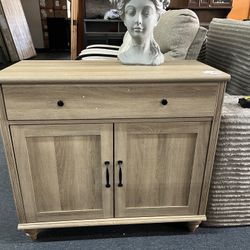 nightstand ，$160