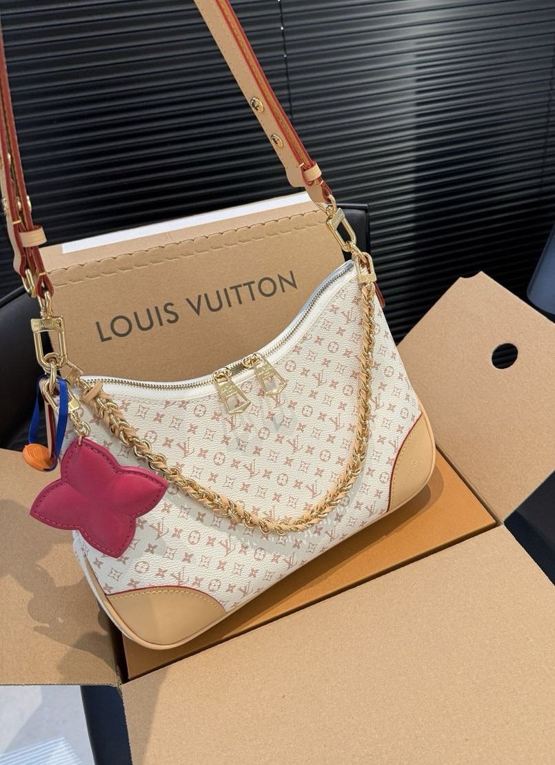 Woman’s Pink Handbag W/ Gold Chain