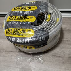 Mc 12/2 Sólido . 250 Ft  120 Volt 