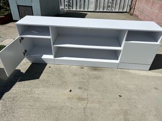 White TV Console Cabinet 65-75 inch TV with LED lights
