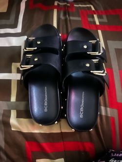 BCBG SANDALS