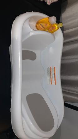 Baby bath tub