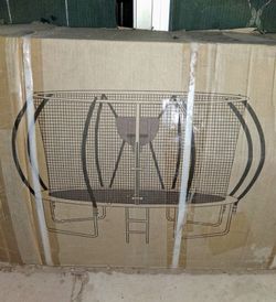 Trampoline 12ft w/ basketball Hoop