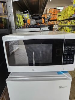 Season Microwave  1.1 cubic