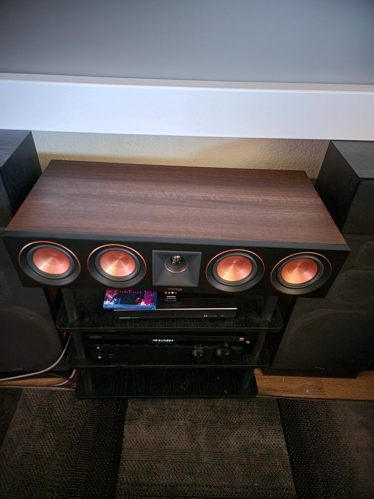 Klipsch RP404C Walnut 500w