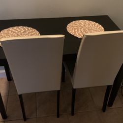 Kitchen table 