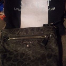 Michael kors black hot sale leopard purse