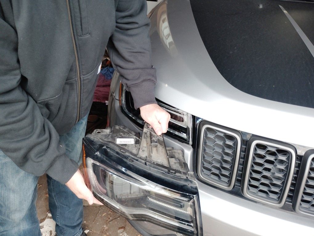 Xenon HeadLamp -Passenger Side- Lense(HeadLight Don't Work)