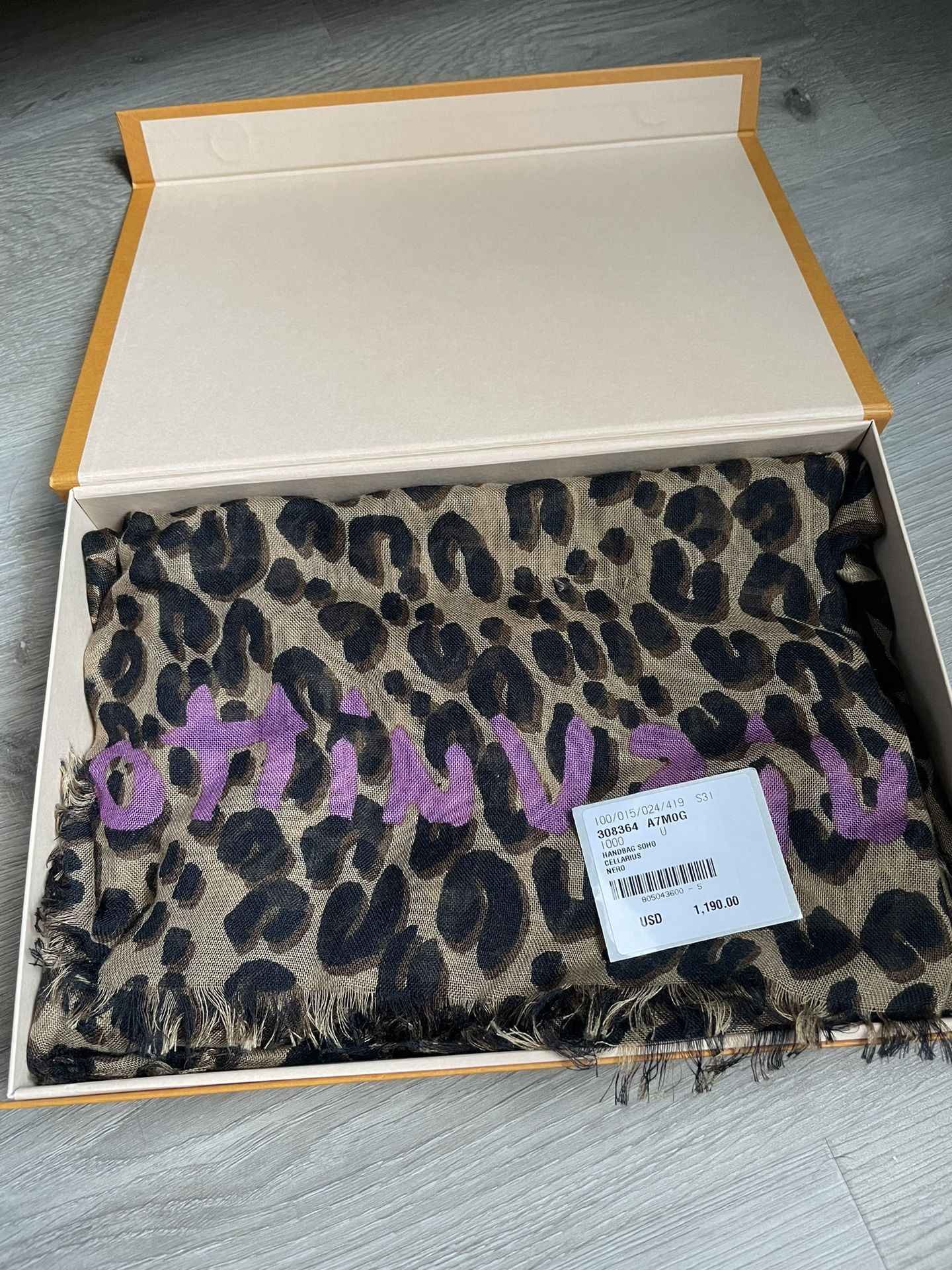Louis Vuitton, Leopard Scarf