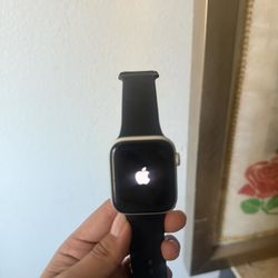 Used Apple Watch SE