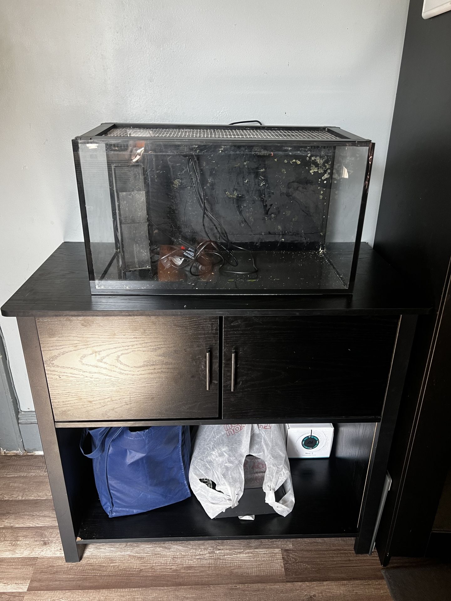 Nuvo 20g with stand