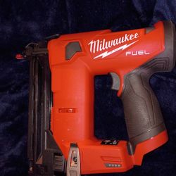 Milwaukee M12 Fuel Brad Nailer W/Battery And Charger