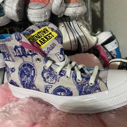 Batman Chucks size 7m /9w