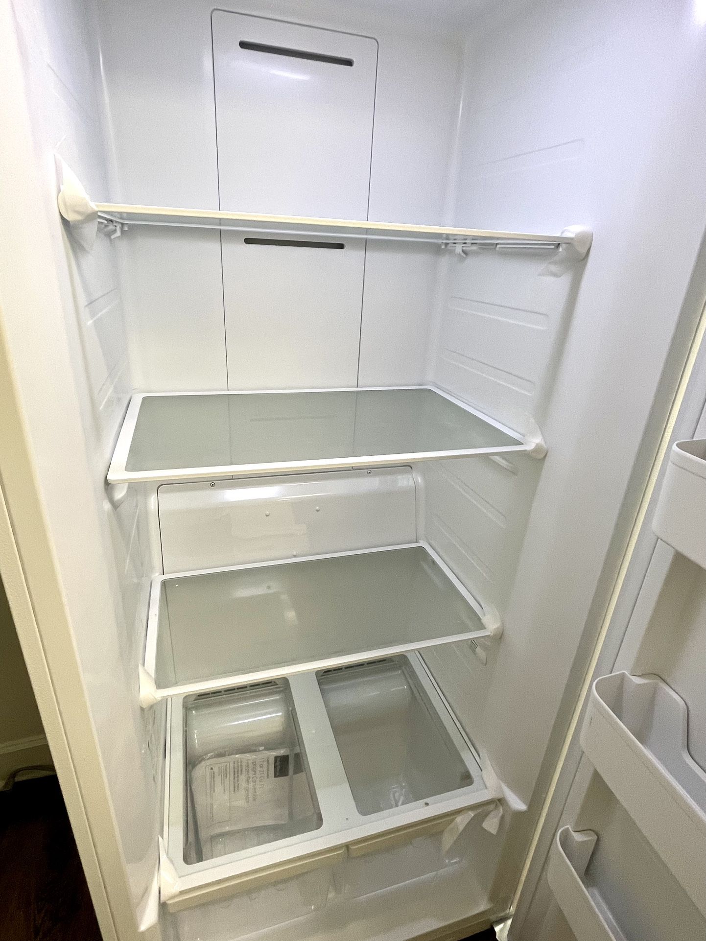 Insignia 21 Cu. Ft. Convertible Fridge/Freezer - White-