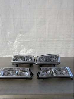 03-06 Chevy Silverado 1(contact info removed) Avalanche Headlight Bumper Lamps Chrome Pair