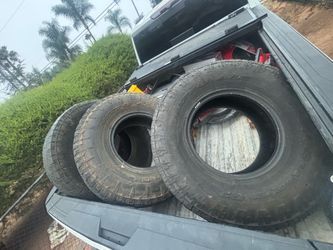 37x12.5r17 Nitto G2 tires used 3