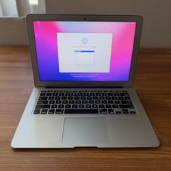 15” Apple MacBook Air Laptop Ready to use