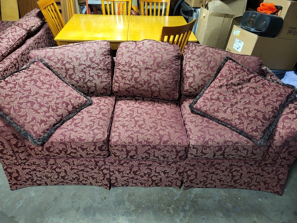 Couch Love Seat And Kitchen Table With Chairs