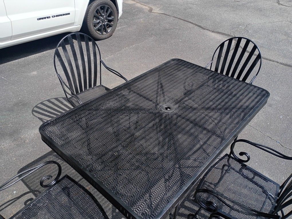 MCM Wrought Iron Patio Set Outdoor
