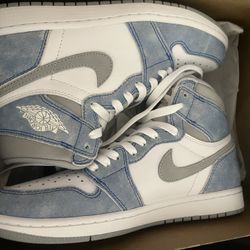 Jordan 1 Retro High Hyper Royal Smoke Grey