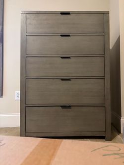 Macy's Tribeca 5-Drawer Chest / Tall Dresser - Gray