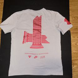 Nike Air Rvnner Society Irreverence Justified  T-Shirt Purple/Red Rare Logo Large.