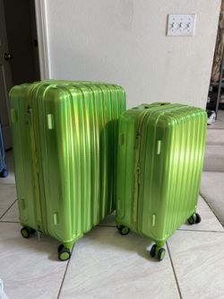 Set Of 2 Iridescent Lightweight suitcases