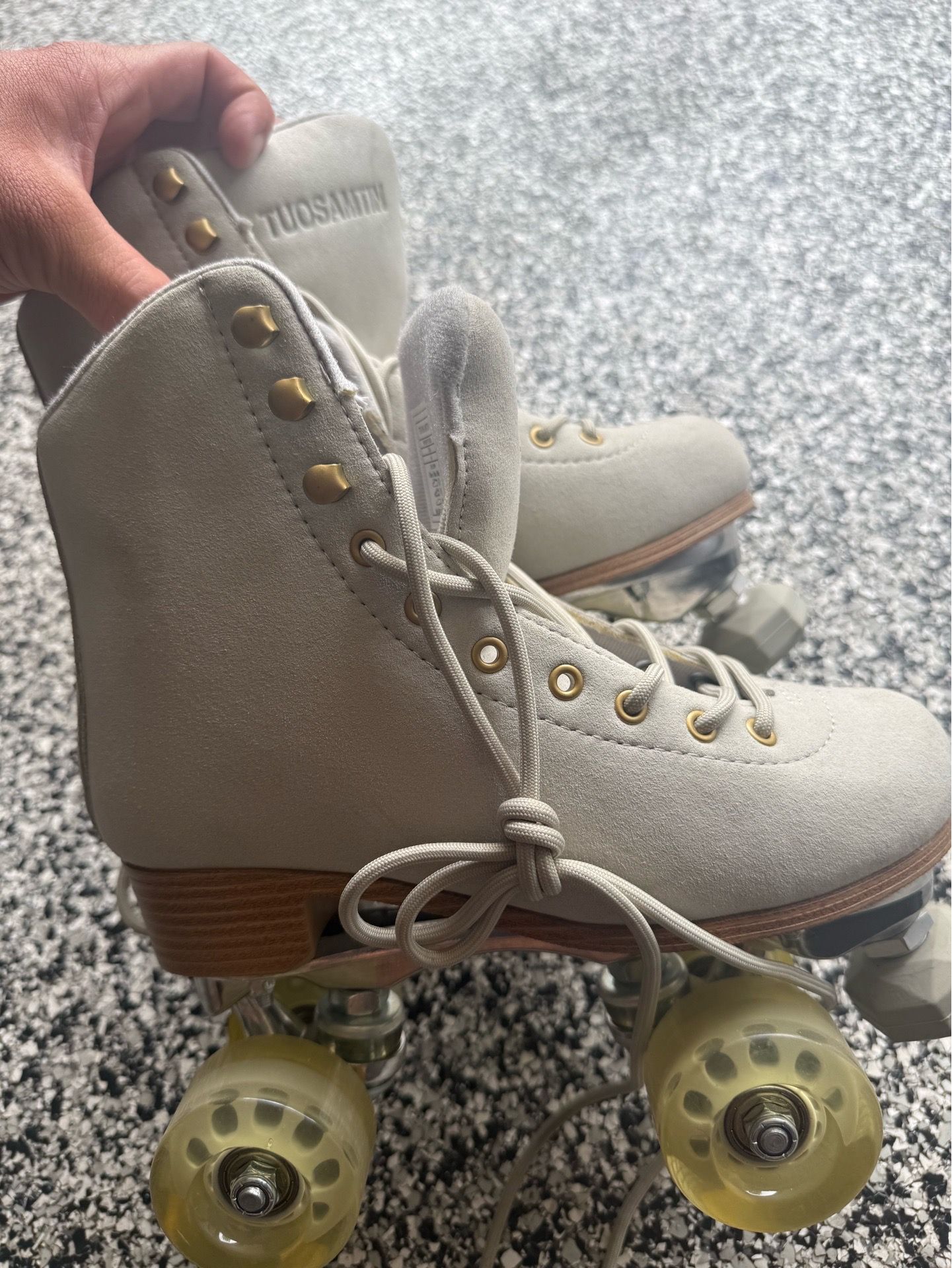 Skates