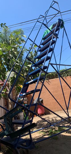 Wear house ladder