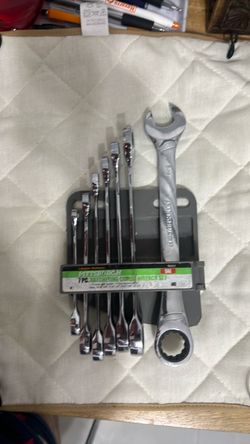 Hatching wrench set