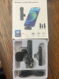 Wireless Lavalier Microphone Set