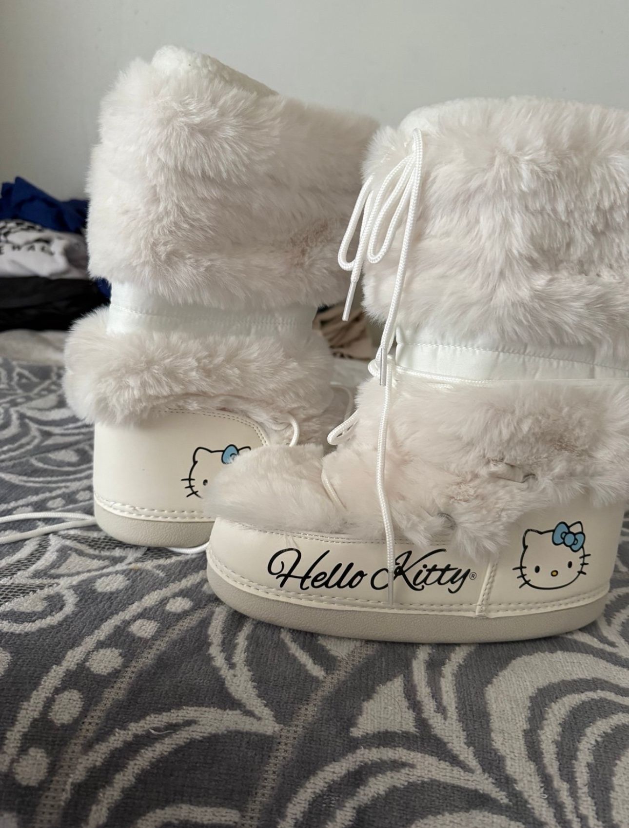 Hello Kitty Snow Boots