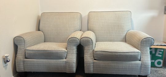 Twin couch chairs