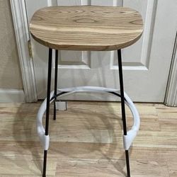 New Single Rustic Wood Stool Saddle Seat Black Metal Counter Height Stools
