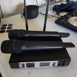Wireless Mics (brand new)