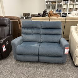 Liam Reclining Loveseat 