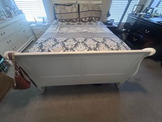 Sleigh Full Size Bed