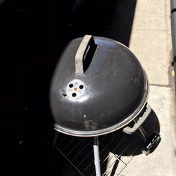 Charcoal Grill BBQ Good Condition Ready For Summer Barbecue With Ash Chamber Clean Patio 