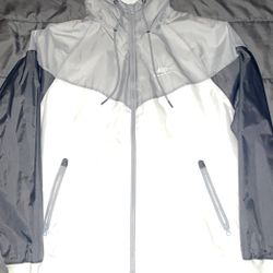 Nike Wind Runner Size S 