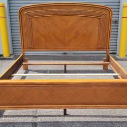 (FREE DELIVERY) Ashley Furniture Solid Wood King Bed Frame 