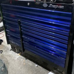 Snap-On Rolling Tool Box Gloss Black And Aluminized Blue