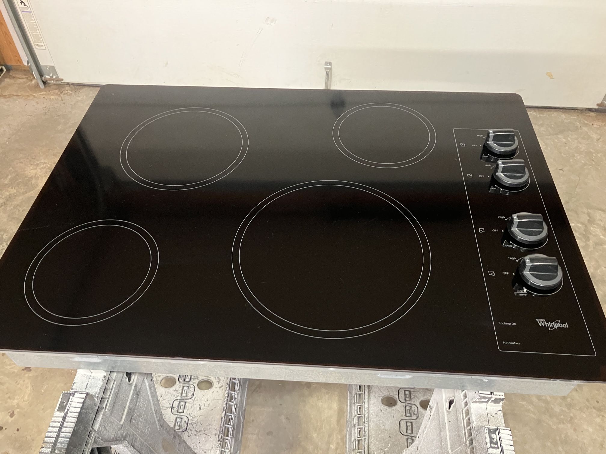 30” 240v Whirlpool Electric Cooktop