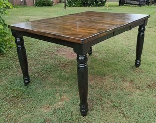 Seats 8 Tall table