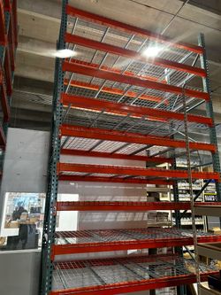 Teardrop Pallet Racking Shelving Storage