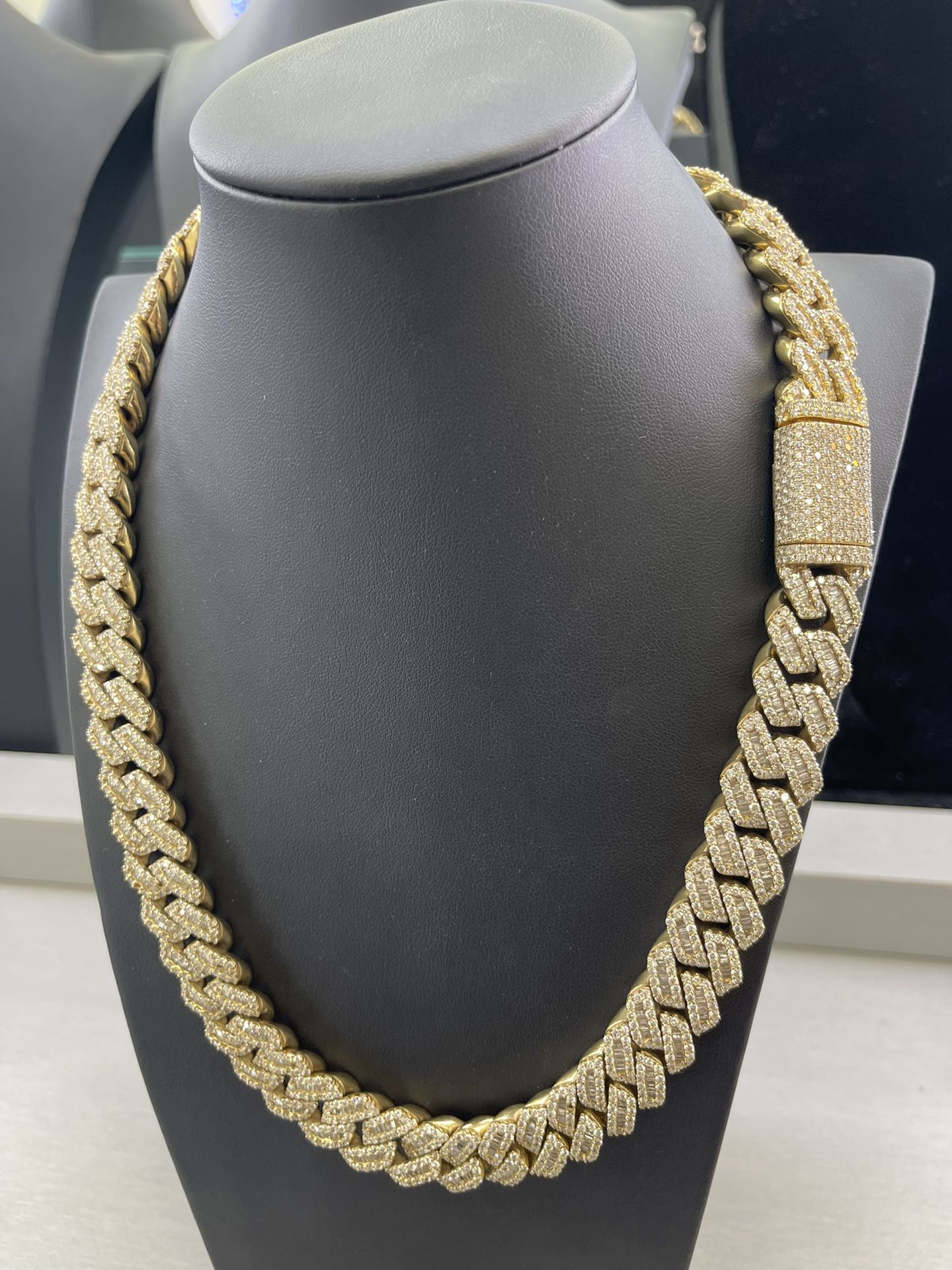 Bust Down Cuban Link Chain With Baguette Diamonds