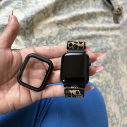 6 series 40mm Apple Watch for sale $100