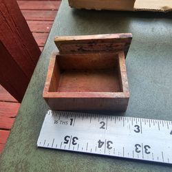 Small trinik box